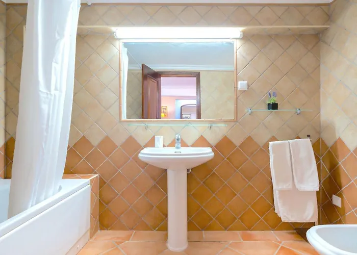 7 Schlafzimmer Villa- Familie- Kinder- Gruppen- Strand- Pool- Garten By Interhome Albufeira