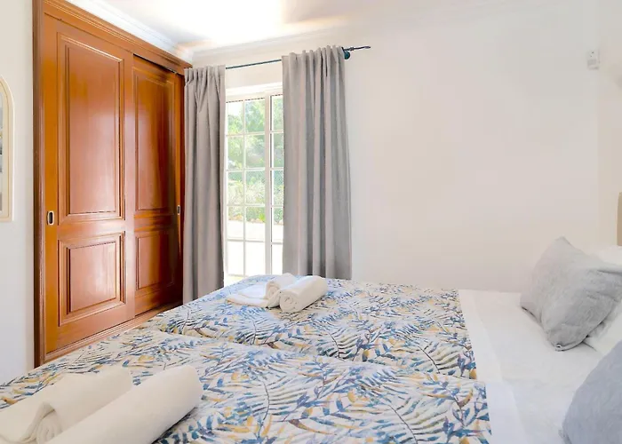 Holiday home 7 Schlafzimmer Villa- Familie- Kinder- Gruppen- Strand- Pool- Garten By Interhome *