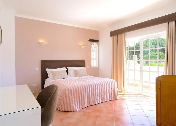 7 Schlafzimmer Villa- Familie- Kinder- Gruppen- Strand- Pool- Garten By Interhome Holiday home Albufeira