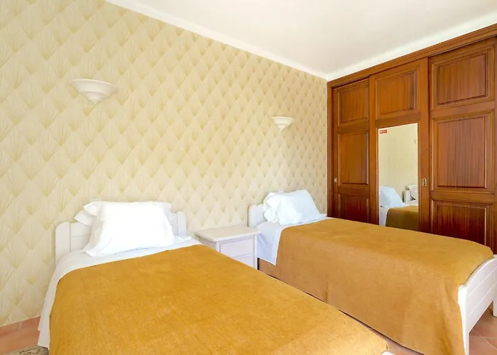 7 Schlafzimmer Villa- Familie- Kinder- Gruppen- Strand- Pool- Garten By Interhome * Albufeira