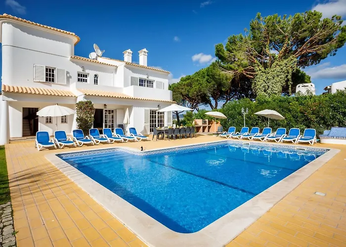 Holiday home 7 Schlafzimmer Villa- Familie- Kinder- Gruppen- Strand- Pool- Garten By Interhome Albufeira