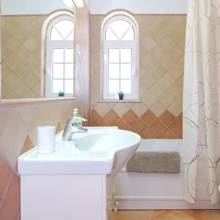 7 Schlafzimmer Villa- Familie- Kinder- Gruppen- Strand- Pool- Garten By Interhome Casa vacanze