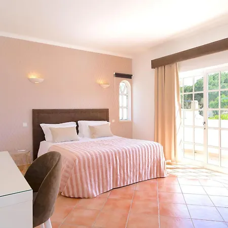 7 Schlafzimmer Villa- Familie- Kinder- Gruppen- Strand- Pool- Garten By Interhome Holiday home Albufeira