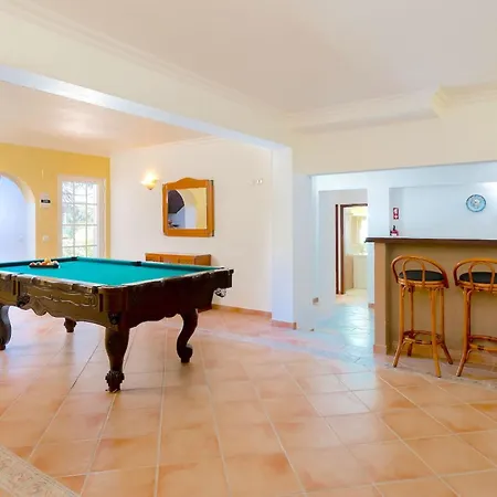 Holiday home 7 Schlafzimmer Villa- Familie- Kinder- Gruppen- Strand- Pool- Garten By Interhome *