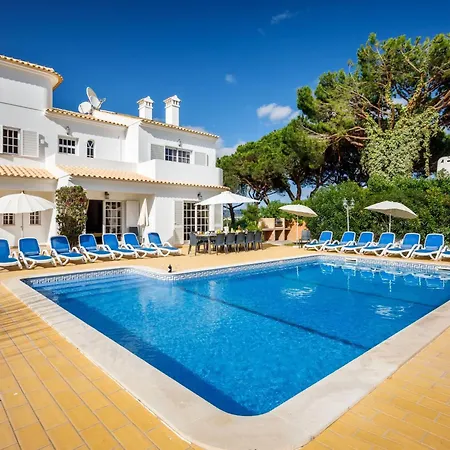 Holiday home 7 Schlafzimmer Villa- Familie- Kinder- Gruppen- Strand- Pool- Garten By Interhome Albufeira